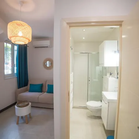 Air-Conditioned Studio In Fabron Niza